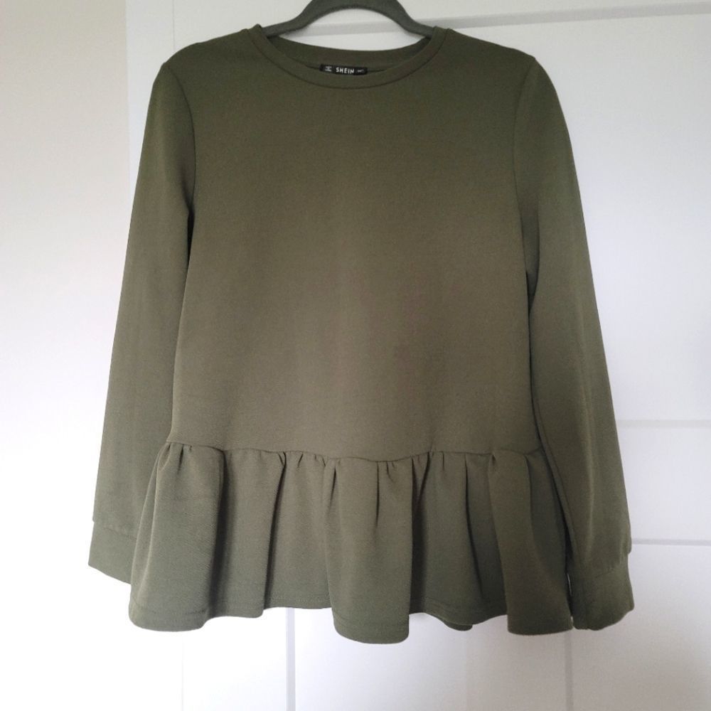NWOT peplum hem Army Green top
